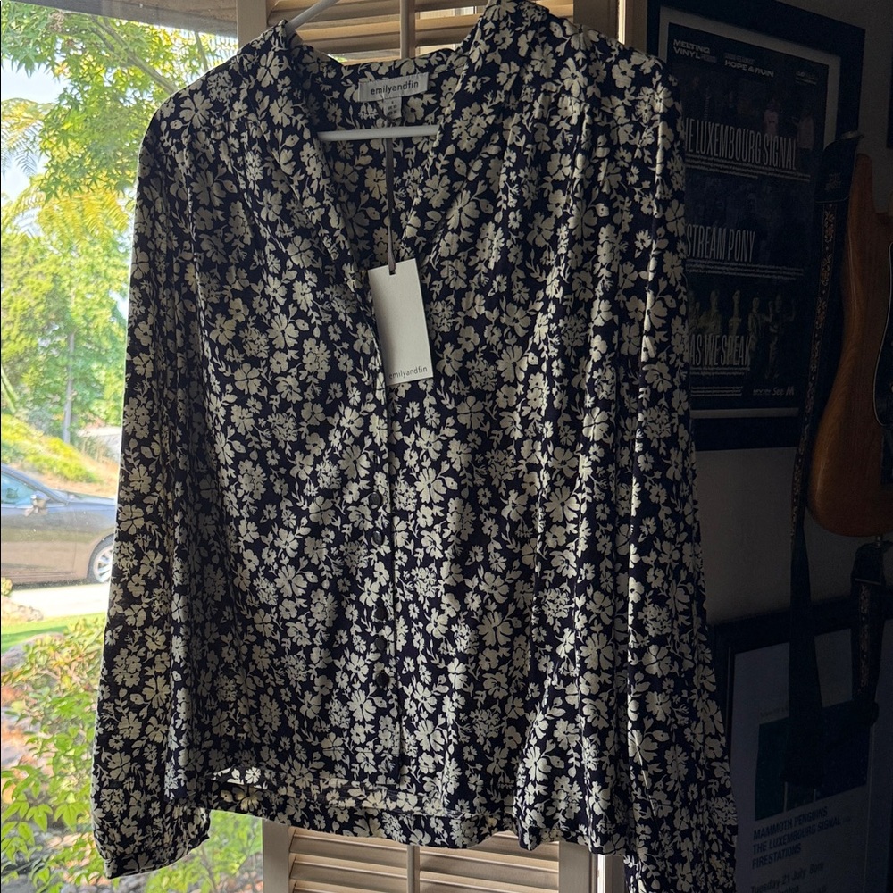 Emily and Fin Floral Navy Blue and White L/S Blouse NWT